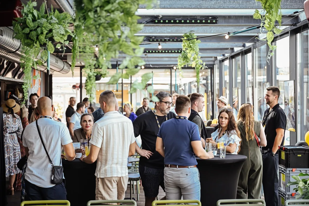Networking na palubě lodi SunDeck