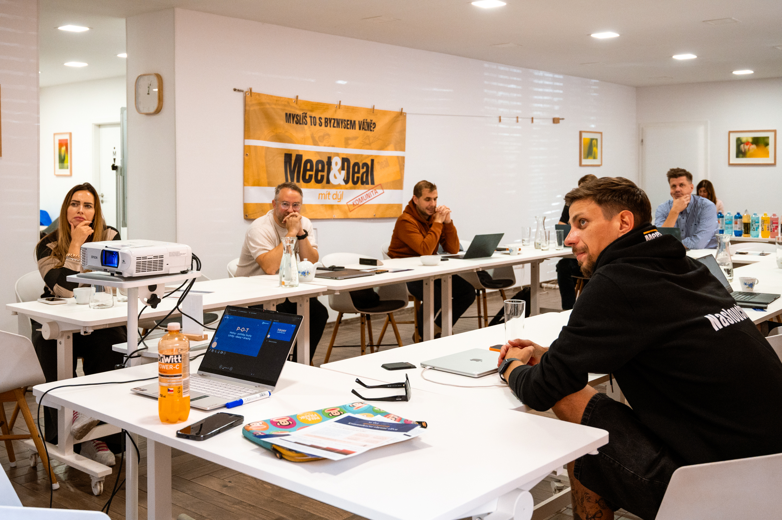 Členové Meet@Deal KOMUNITY se vzdělávají na téma Psychologie ovlivňování a prodeje